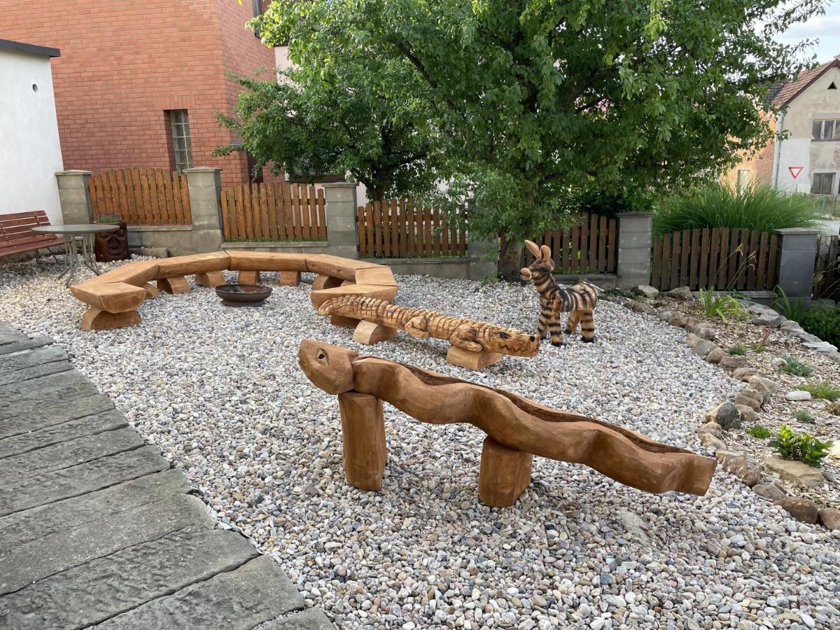 Penzion Slunecnice Dvůr Králové nad Labem Bagian luar foto
