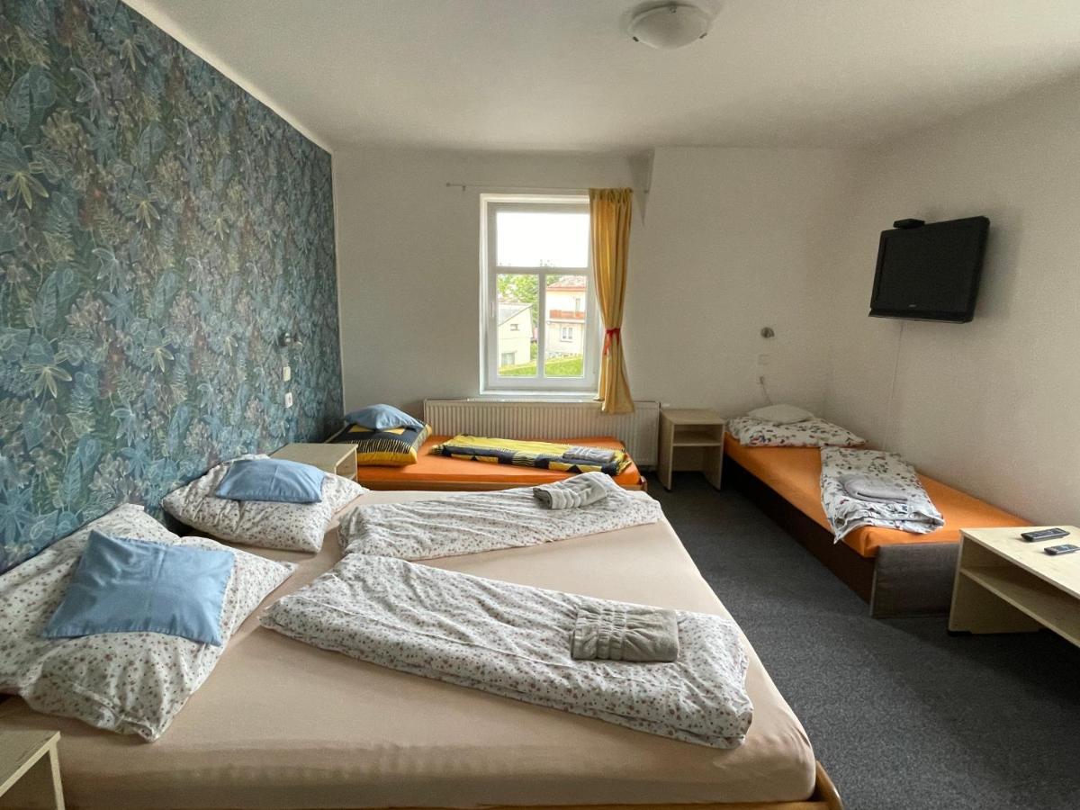 Penzion Slunecnice Dvůr Králové nad Labem Bagian luar foto